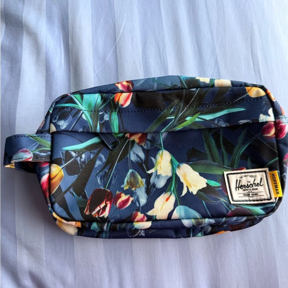 Herschel Supply Co. Chapter Floral Travel case 3L-Hoffman Collection